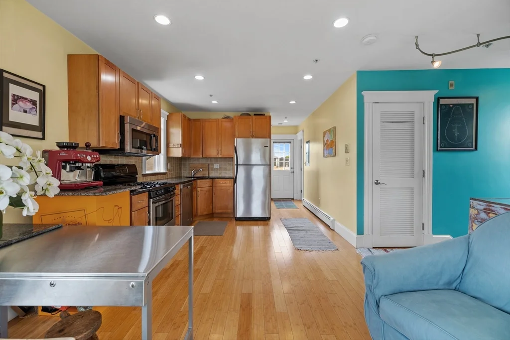 2 bed, 1 bath apartment for rent at 20 Village St Unit 3, Union Square — photo 3 of 14