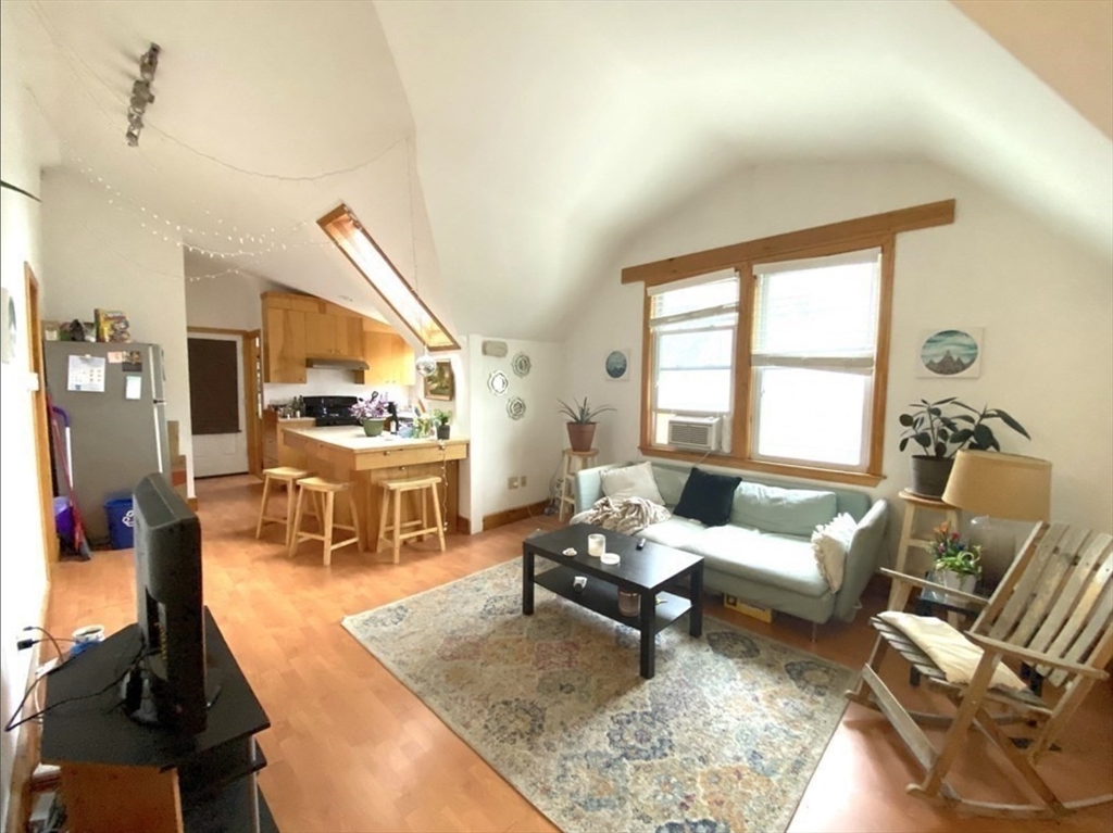 3 bed, 1 bath apartment for rent at 20 Walden St Unit 3, Porter Square — photo 3 of 6