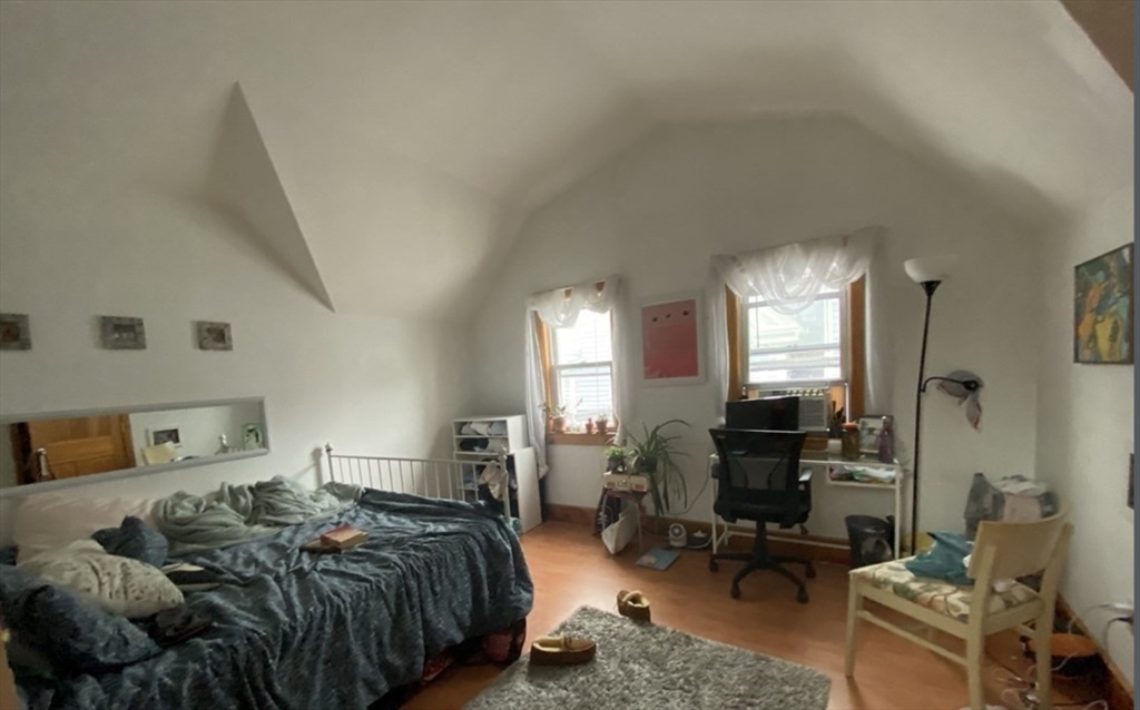 3 bed, 1 bath apartment for rent at 20 Walden St Unit 3, Porter Square — photo 5 of 6