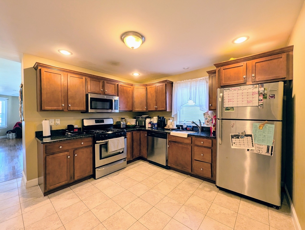 2 bed, 1 bath apartment for rent at 20 Warren St Unit 3, Peabody — photo 1 of 14