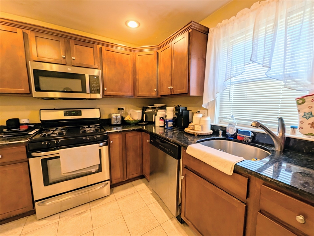 2 bed, 1 bath apartment for rent at 20 Warren St Unit 3, Peabody — photo 4 of 14