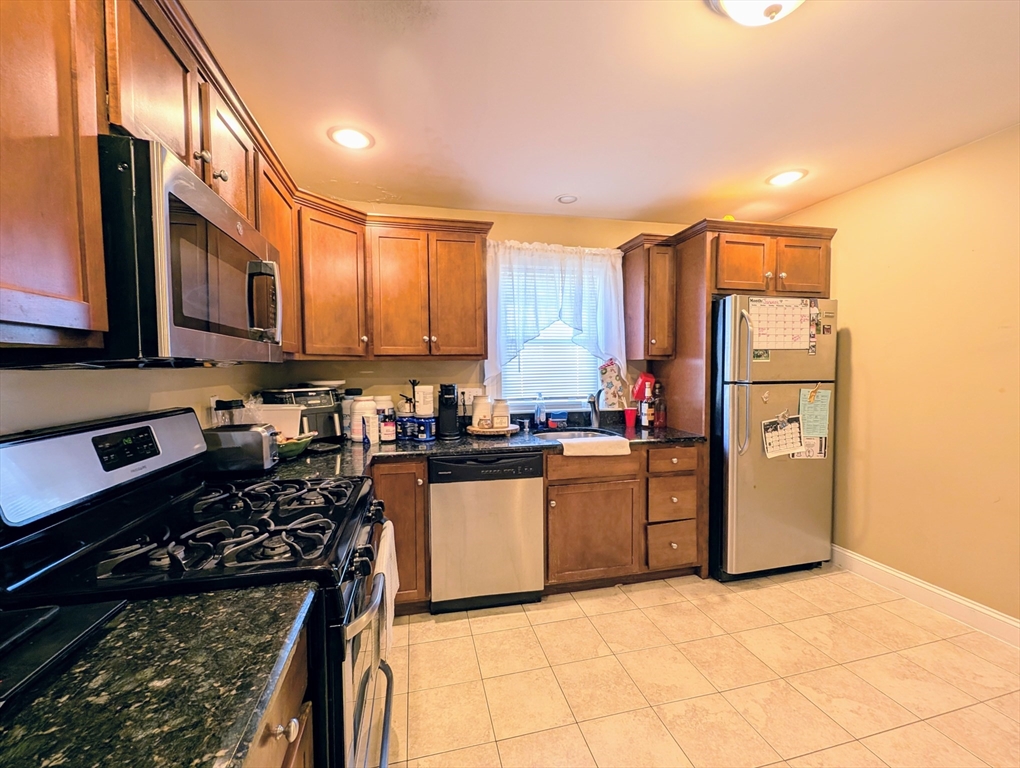 2 bed, 1 bath apartment for rent at 20 Warren St Unit 3, Peabody — photo 3 of 14