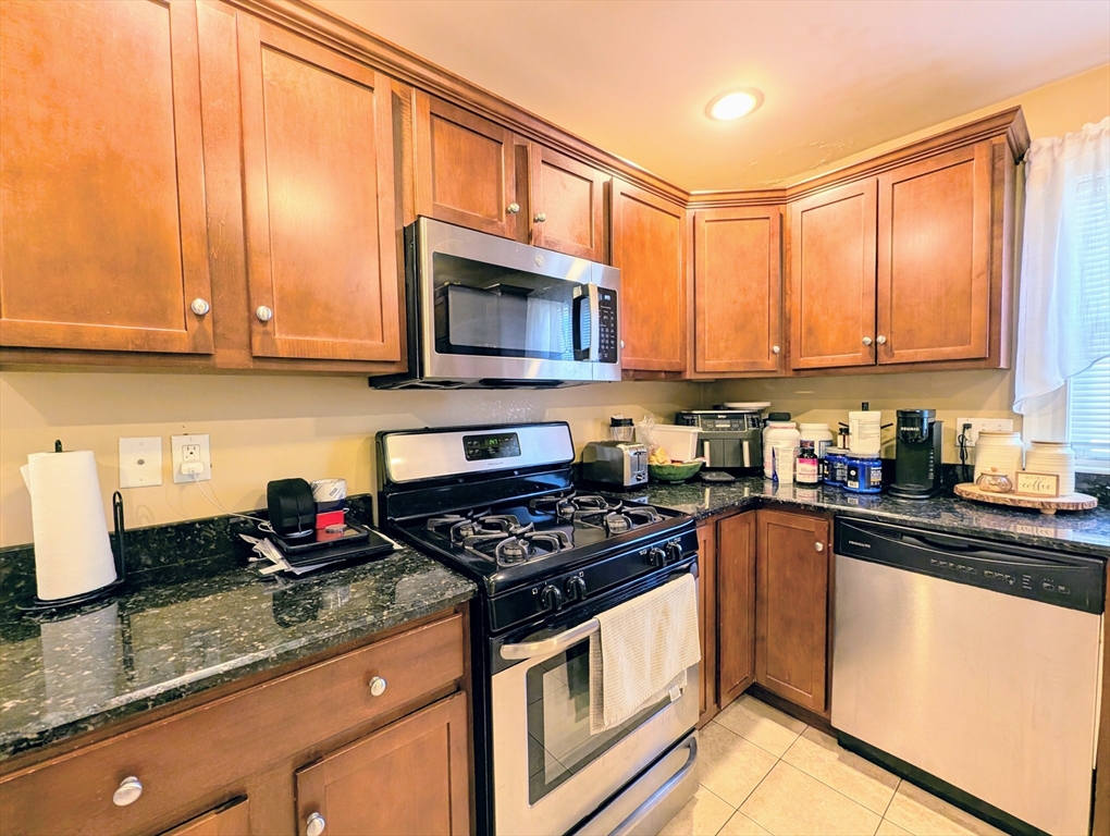 2 bed, 1 bath apartment for rent at 20 Warren St Unit 3, Peabody — photo 2 of 14