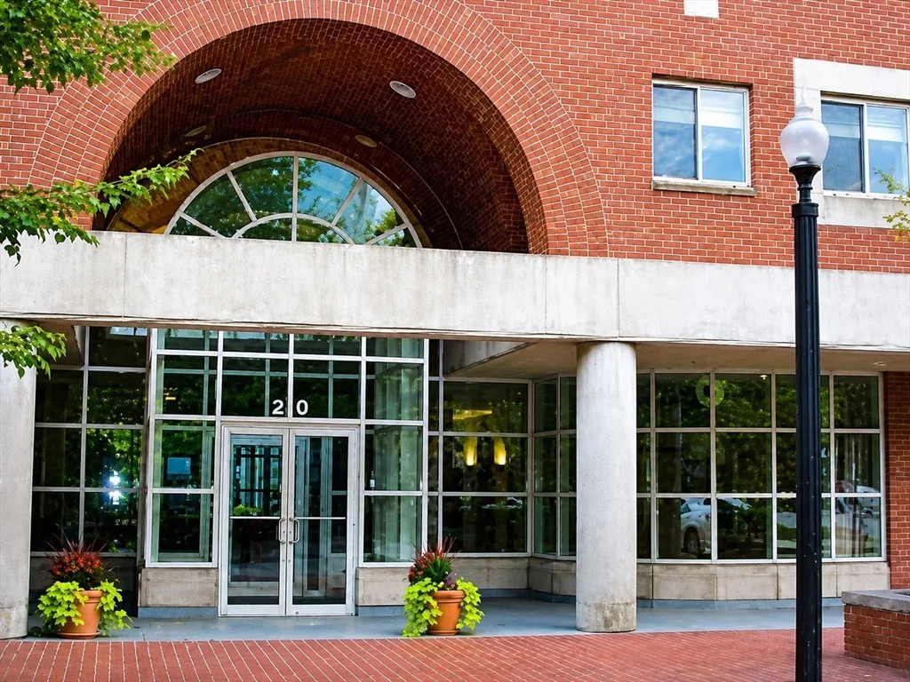 2 bed, 2 bath apartment for rent at 20 Webster St Unit 211, Coolidge Corner
