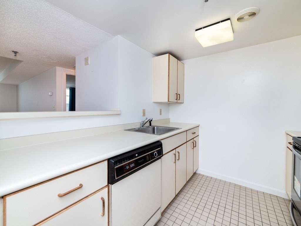 1 bed, 1 bath apartment for rent at 20 Webster St Unit 410, Coolidge Corner — photo 5 of 11