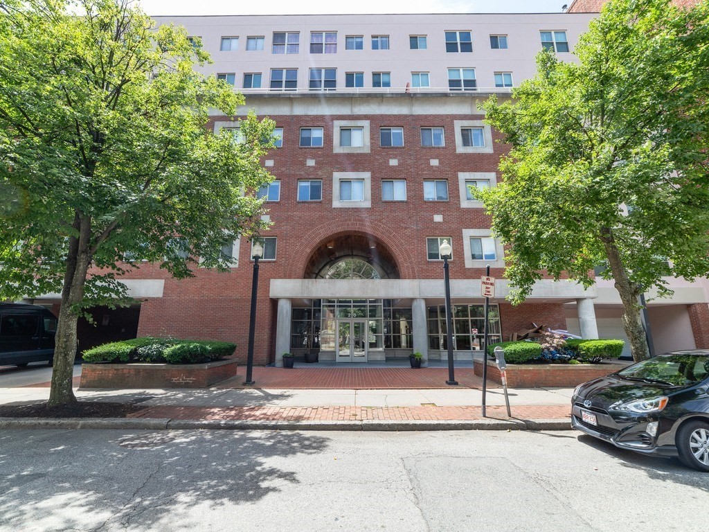1 bed, 1 bath apartment for rent at 20 Webster St Unit 410, Coolidge Corner — photo 8 of 11