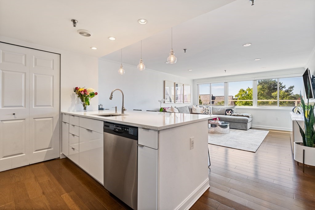 2 bed, 1.5 bath apartment for rent at 20 Webster St Unit 509, Coolidge Corner — photo 2 of 28