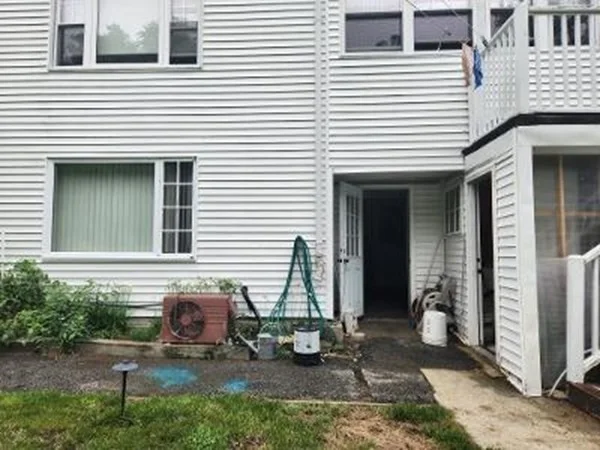 1 bed, 1 bath apartment for rent at 20 Weld St Unit A, Roslindale