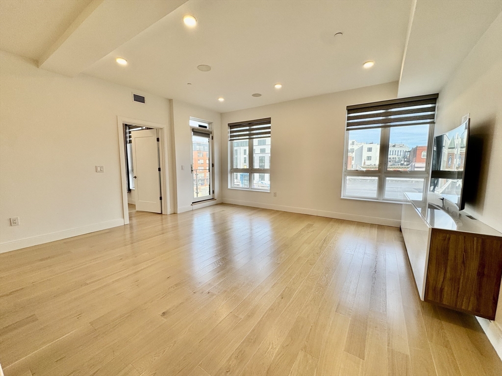 2 bed, 2 bath apartment for rent at 20 West Fifth St Unit 4F, South Boston — photo 4 of 38