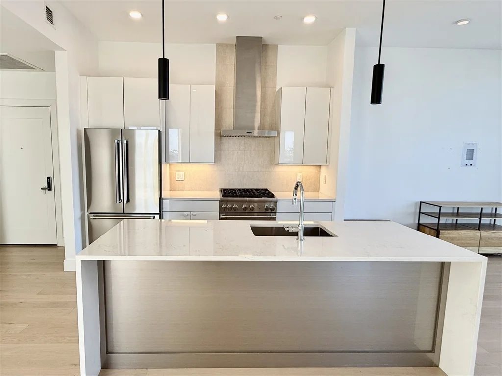 2 bed, 2 bath apartment for rent at 20 West Fifth St Unit C6, South Boston — photo 7 of 40