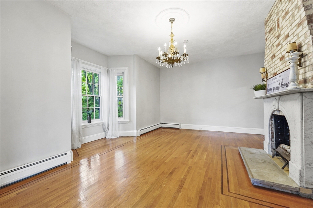 2 bed, 1 bath apartment for rent at 20 Willow St Unit 1, Newton — photo 3 of 12