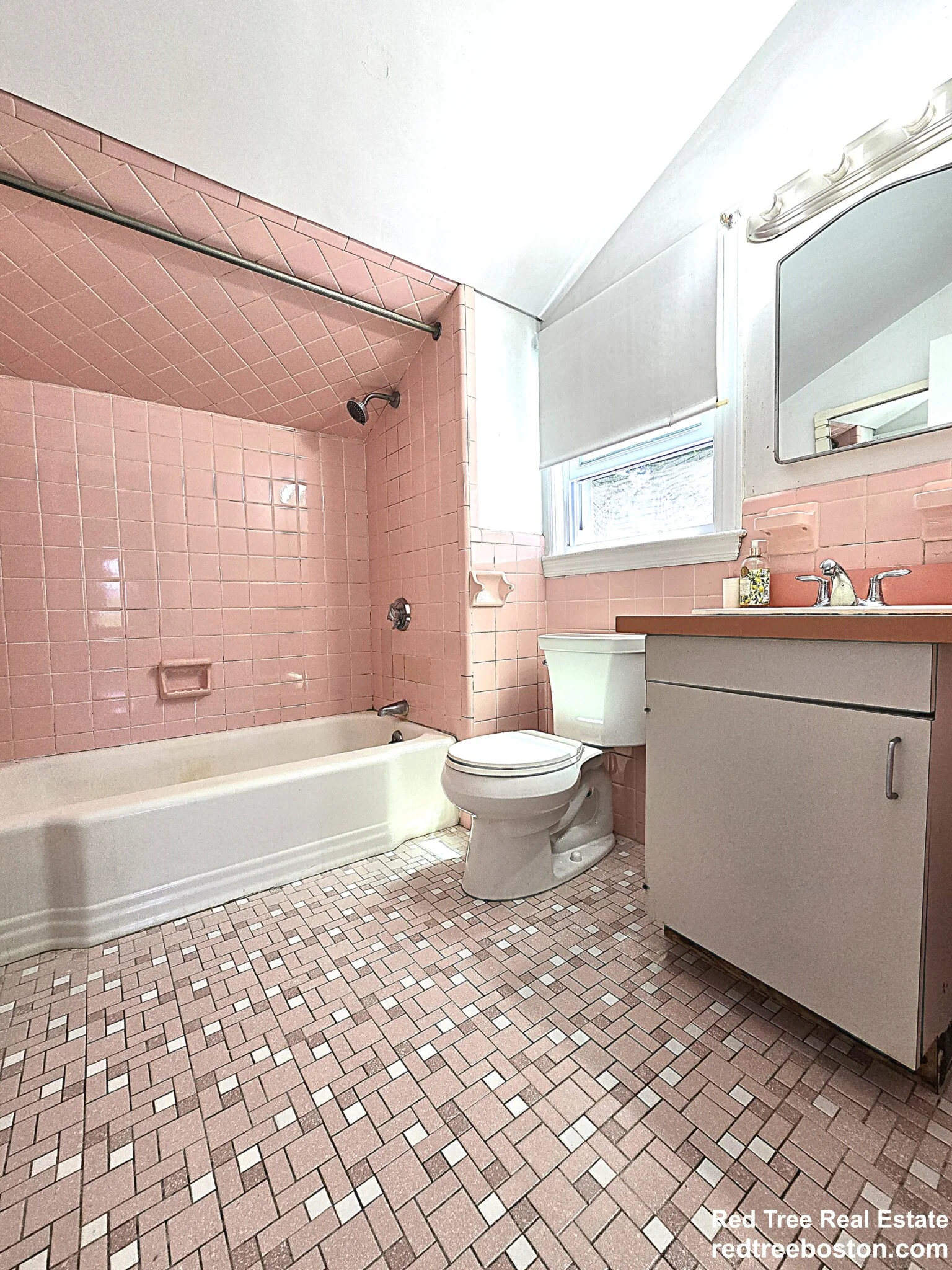 2 bed, 1 bath apartment for rent at 20 Willow St Unit 2, Newton Centre — photo 8 of 10