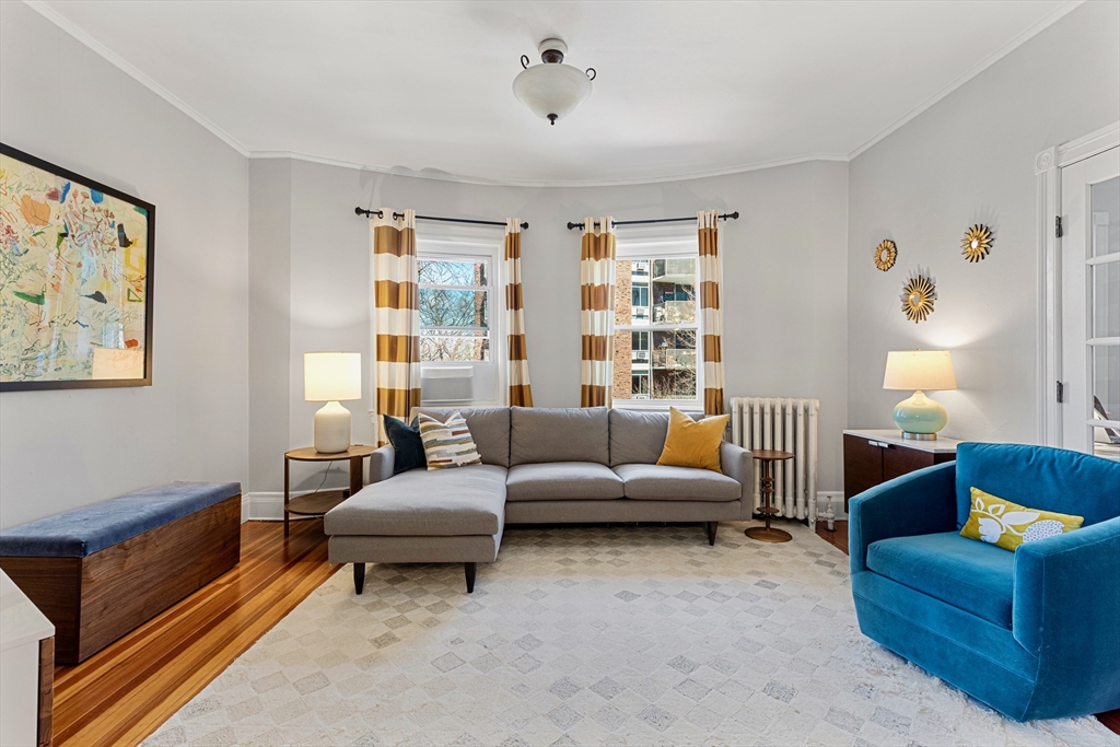 3 bed, 2 bath apartment for rent at 20 Winchester St Unit 8, Brookline