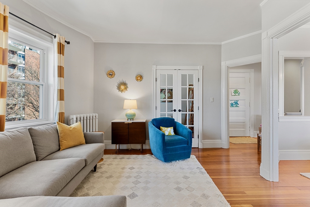 3 bed, 2 bath apartment for rent at 20 Winchester St Unit 8, Brookline — photo 2 of 22