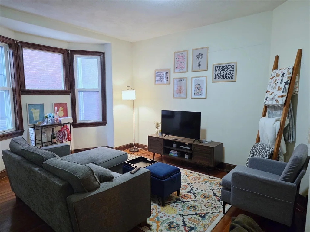 3 bed, 2 bath apartment for rent at 20 Winchester Unit 4, Coolidge Corner — photo 2 of 10
