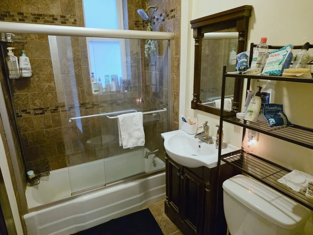 3 bed, 2 bath apartment for rent at 20 Winchester Unit 4, Coolidge Corner — photo 3 of 10