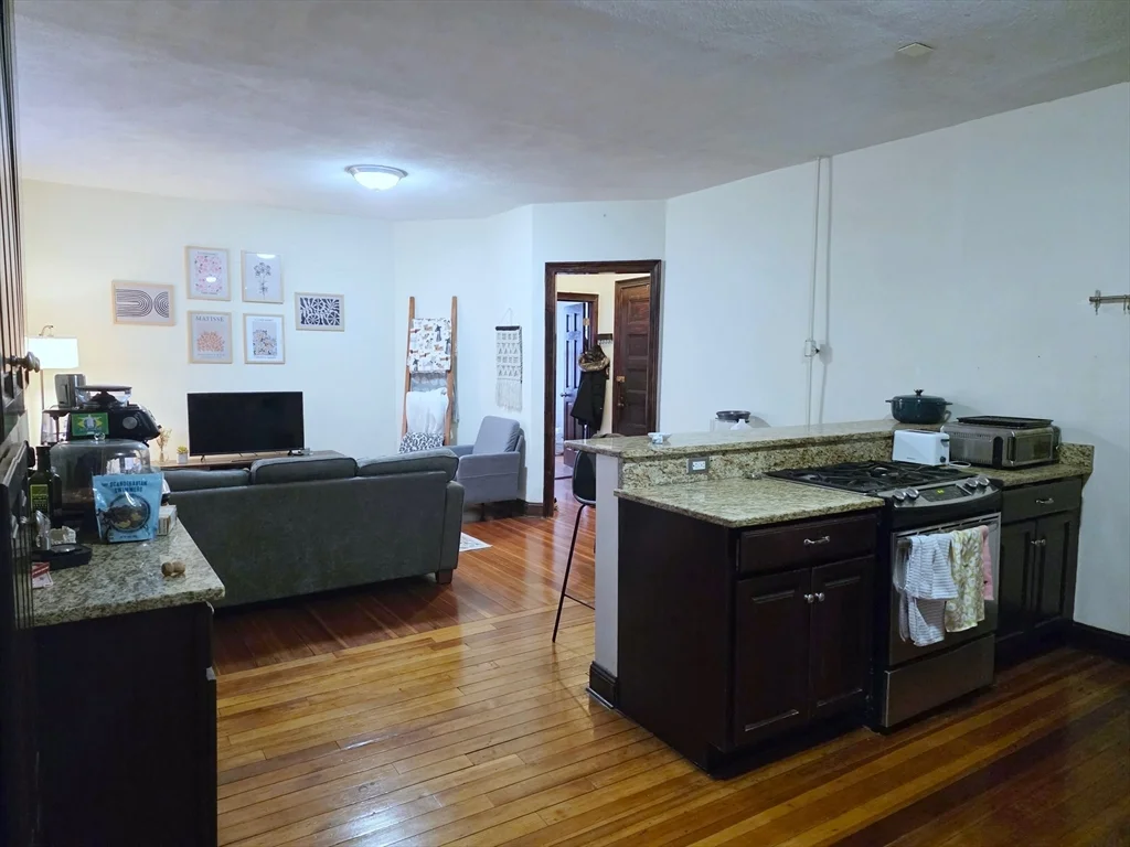 3 bed, 2 bath apartment for rent at 20 Winchester Unit 4, Coolidge Corner — photo 4 of 10