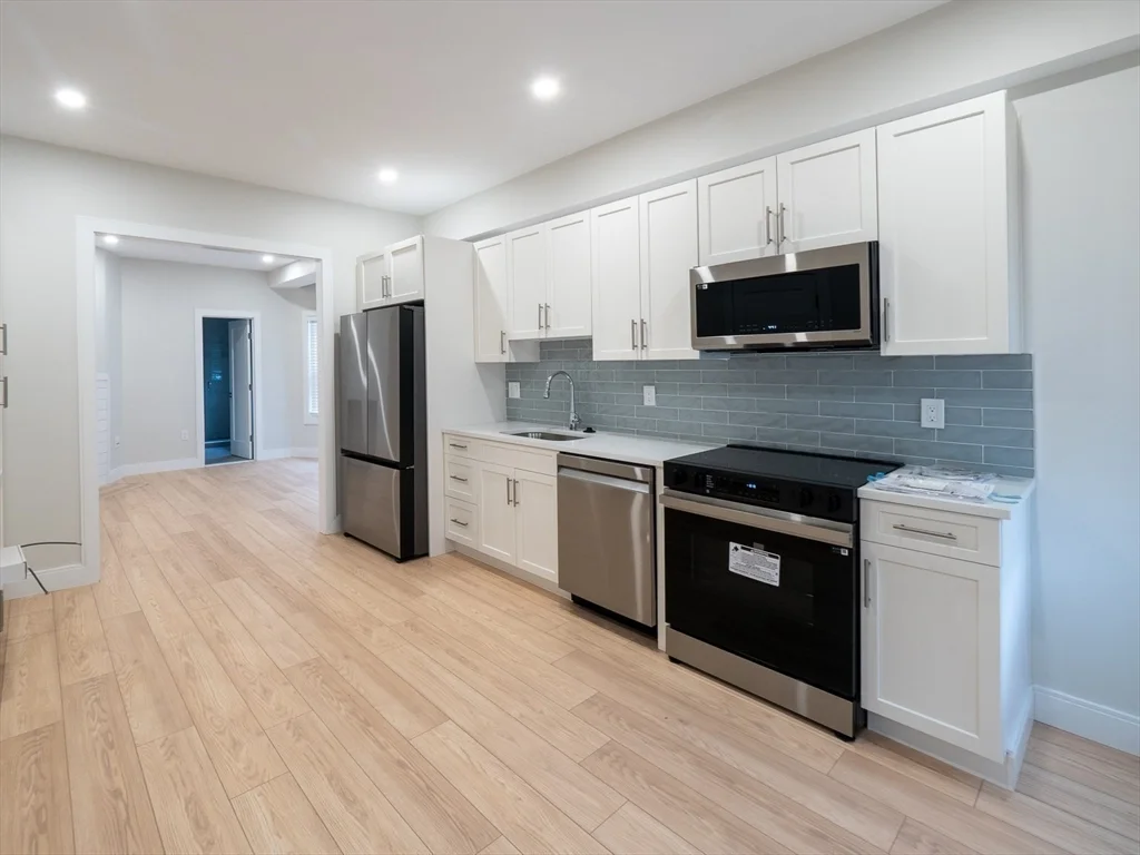 1 bed, 1 bath apartment for rent at 20 Winslow Rd Unit 1, Coolidge Corner — photo 3 of 11