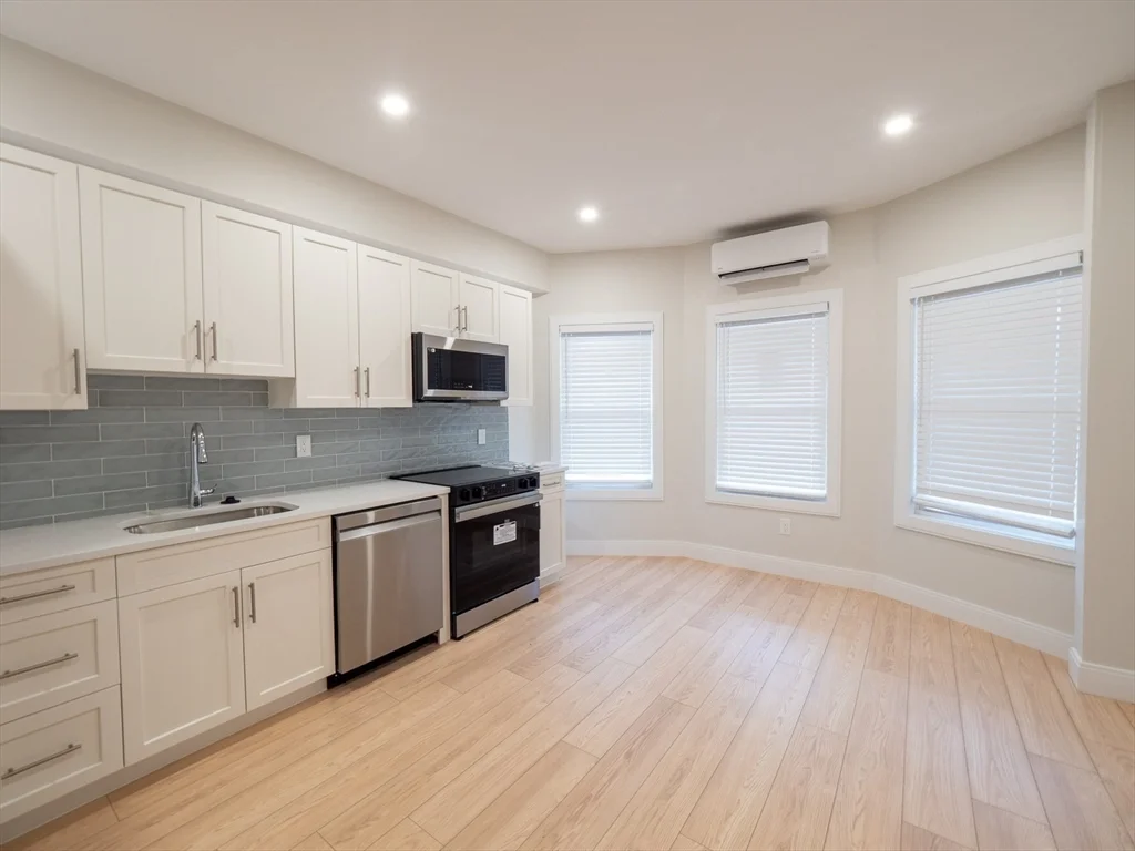 1 bed, 1 bath apartment for rent at 20 Winslow Rd Unit 1, Coolidge Corner — photo 2 of 11