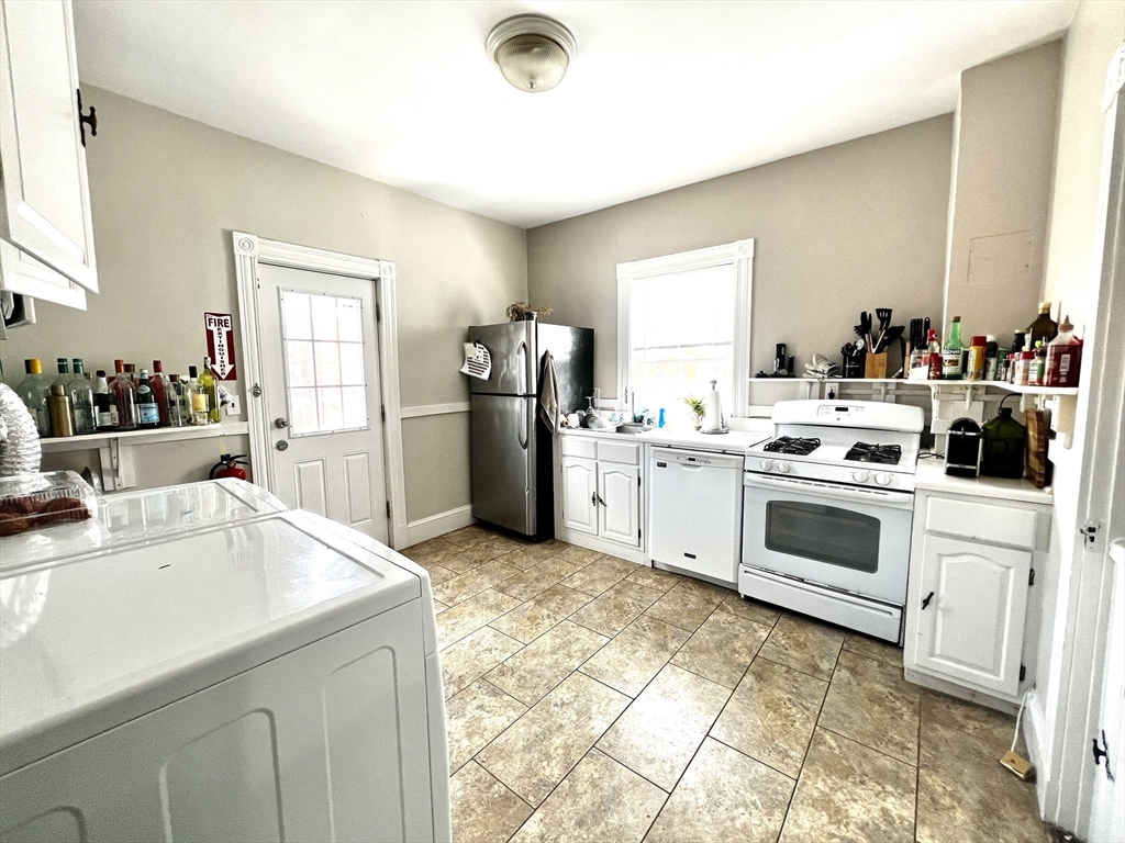 3 bed, 1 bath apartment for rent at 20 Winslow Rd Unit 2M, North Brookline — photo 2 of 12