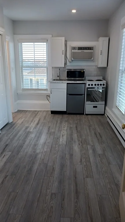 1 bed, 1 bath apartment for rent at 20 Winslow St Unit 3, Plymouth — photo 3 of 7