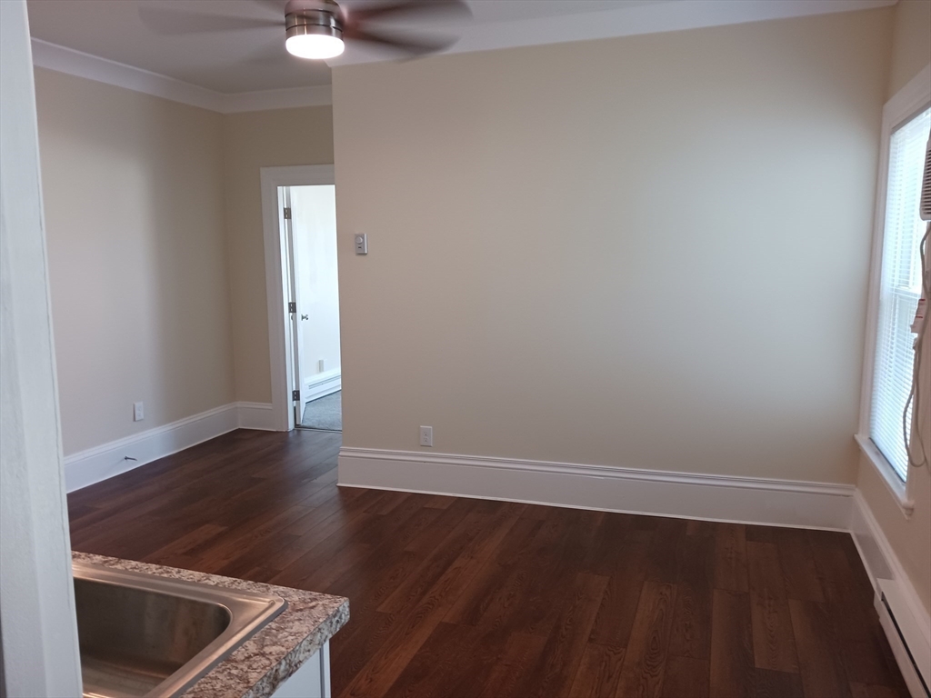 1 bed, 1 bath apartment for rent at 20 Winslow St Unit 4, Plymouth — photo 6 of 8