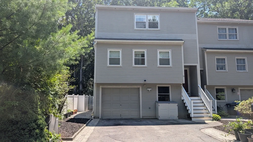 3 bed, 2 bath apartment for rent at 20 Winterberry Way, Bedford — photo 3 of 41