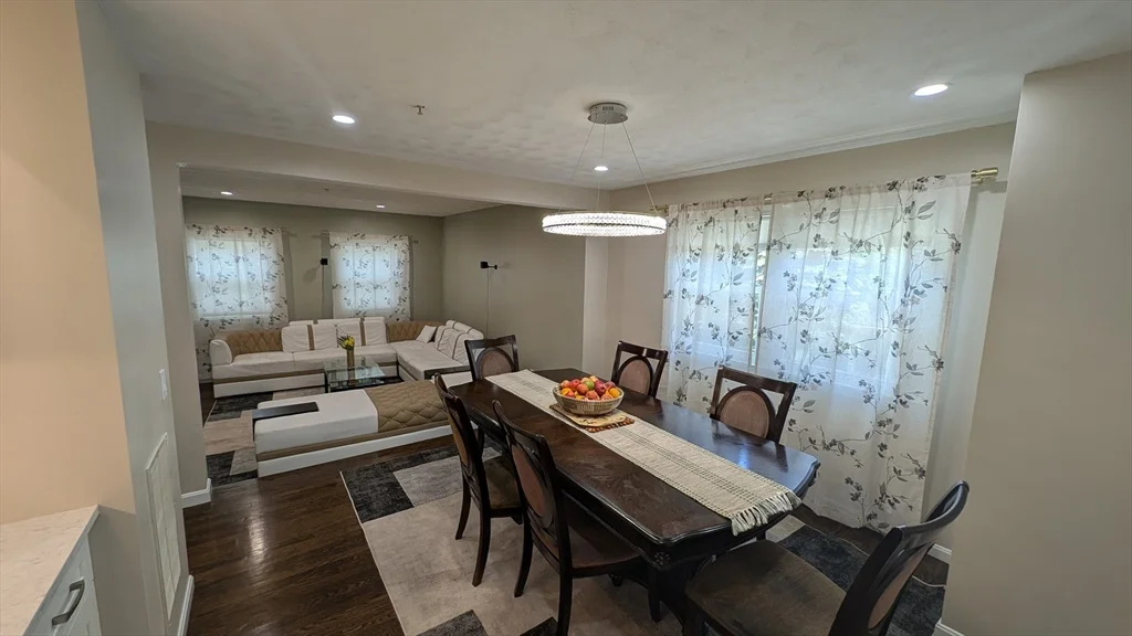 3 bed, 2 bath apartment for rent at 20 Winterberry Way, Bedford — photo 13 of 41