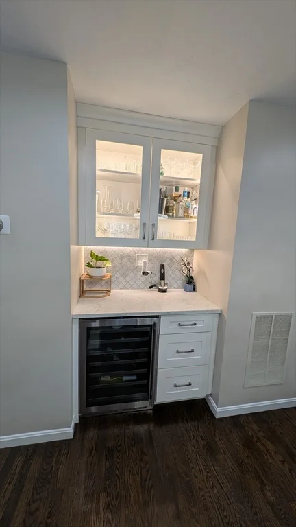 3 bed, 2 bath apartment for rent at 20 Winterberry Way, Bedford — photo 12 of 41