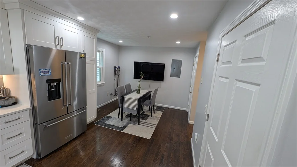 3 bed, 2 bath apartment for rent at 20 Winterberry Way, Bedford — photo 17 of 41