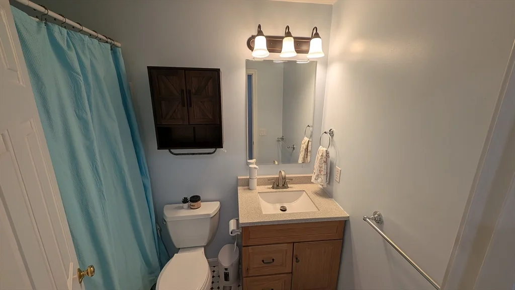 3 bed, 2 bath apartment for rent at 20 Winterberry Way, Bedford — photo 25 of 41