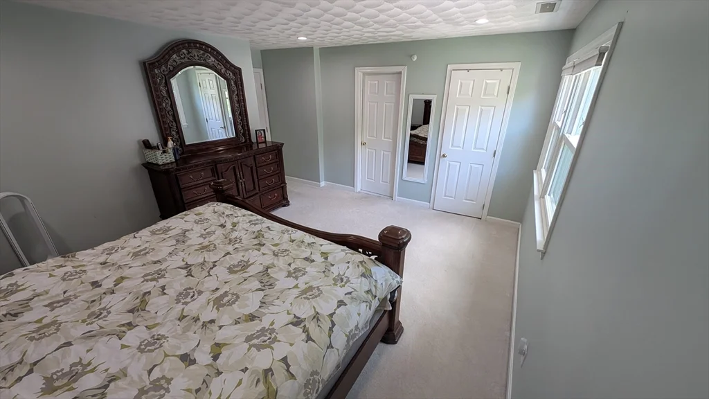 3 bed, 2 bath apartment for rent at 20 Winterberry Way, Bedford — photo 32 of 41