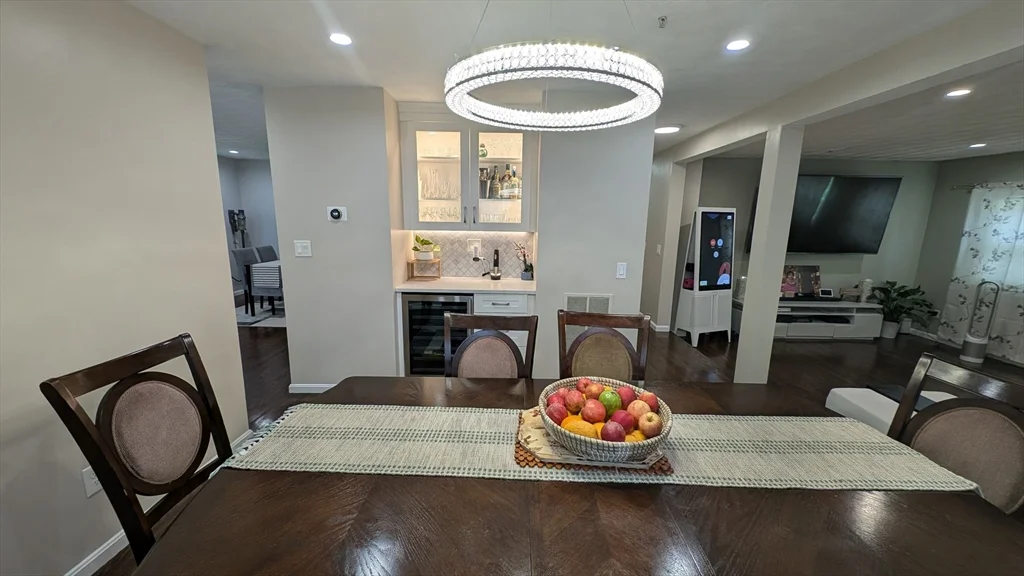 3 bed, 2 bath apartment for rent at 20 Winterberry Way, Bedford — photo 11 of 41