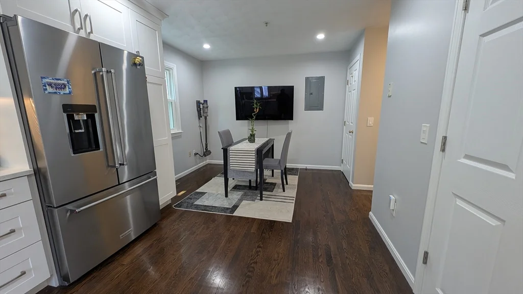 3 bed, 2 bath apartment for rent at 20 Winterberry Way, Bedford — photo 20 of 41