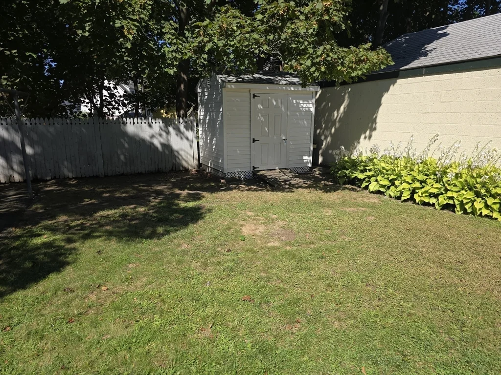 2 bed, 1 bath apartment for rent at 20 Winthrop Park Unit 20, Quincy — photo 21 of 22