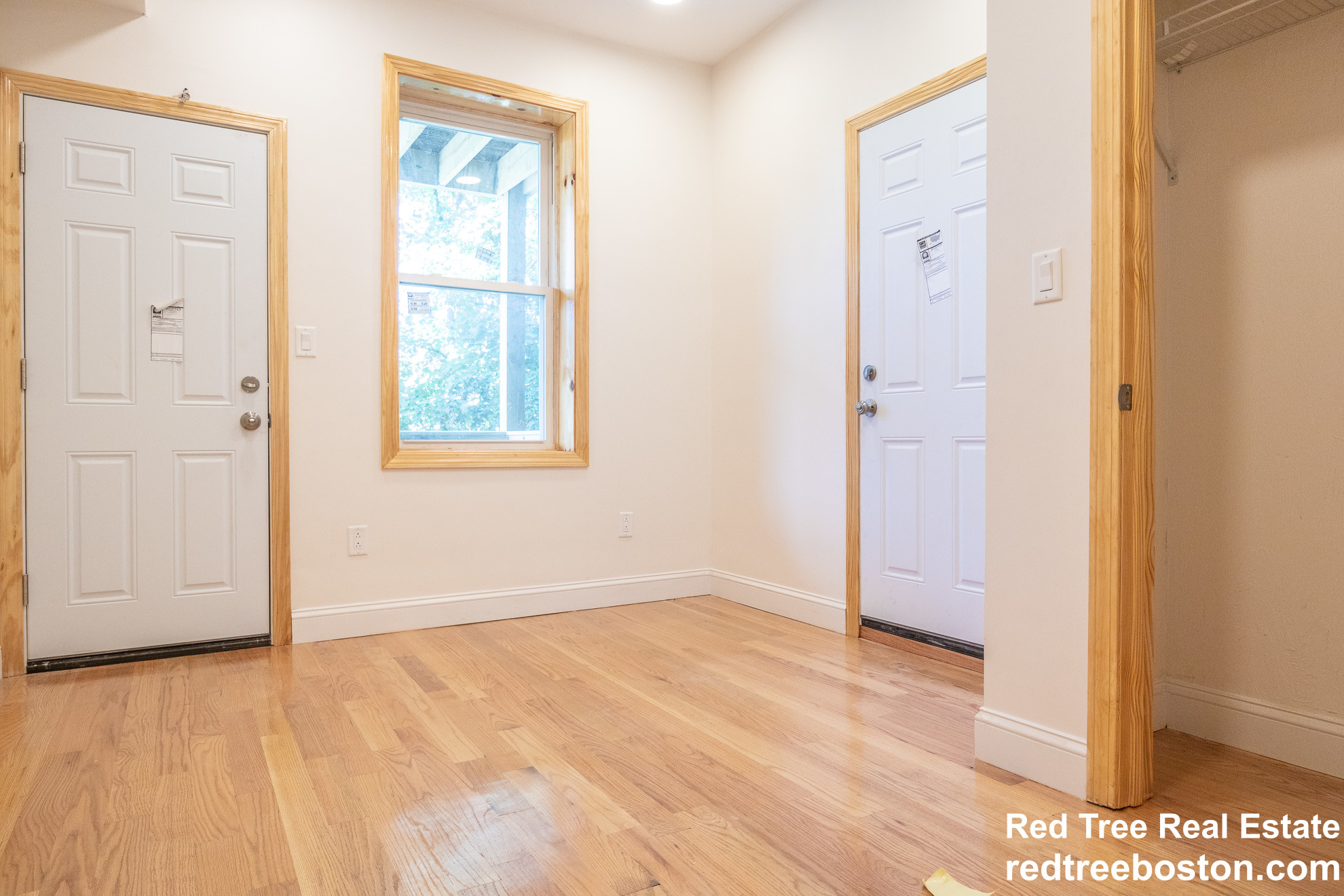 4 bed, 2 bath apartment for rent at 20 Winthrop St Unit 3, Roxbury — photo 3 of 11