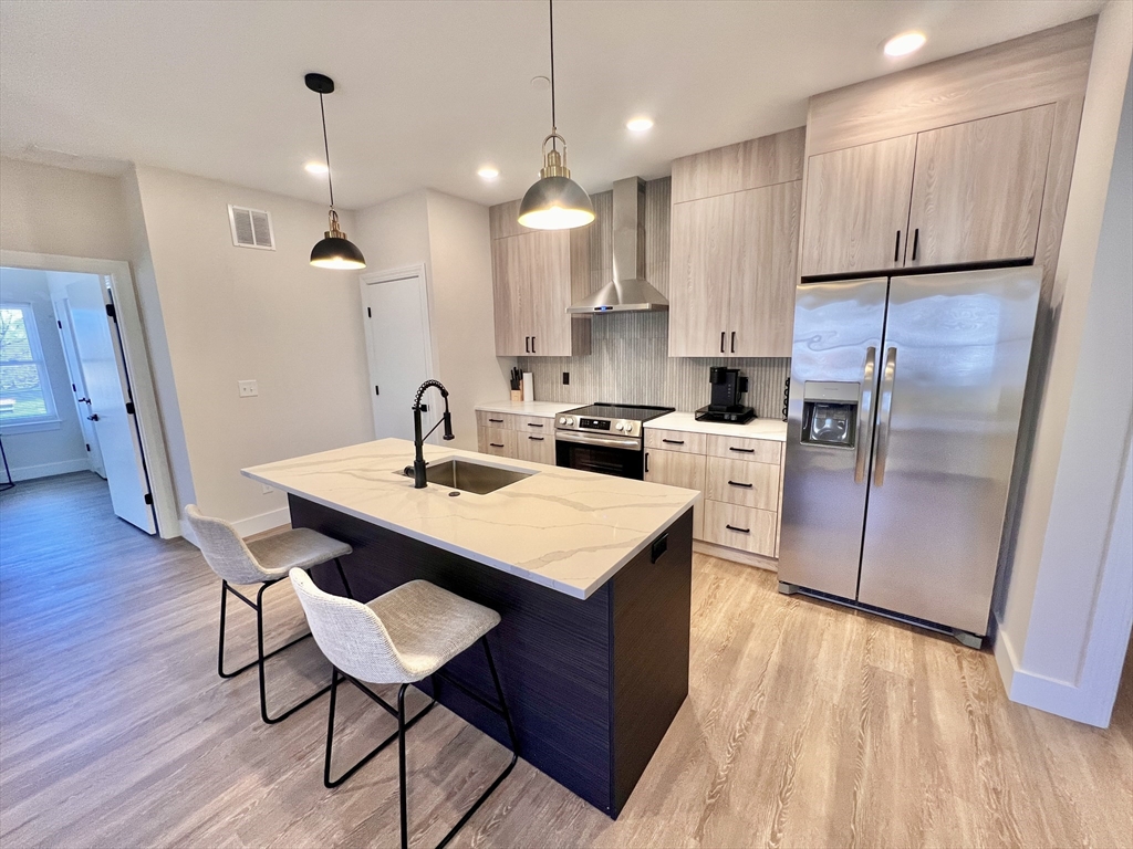 2 bed, 2 bath apartment for rent at 20 Woburn St Unit 201, Reading — photo 5 of 13