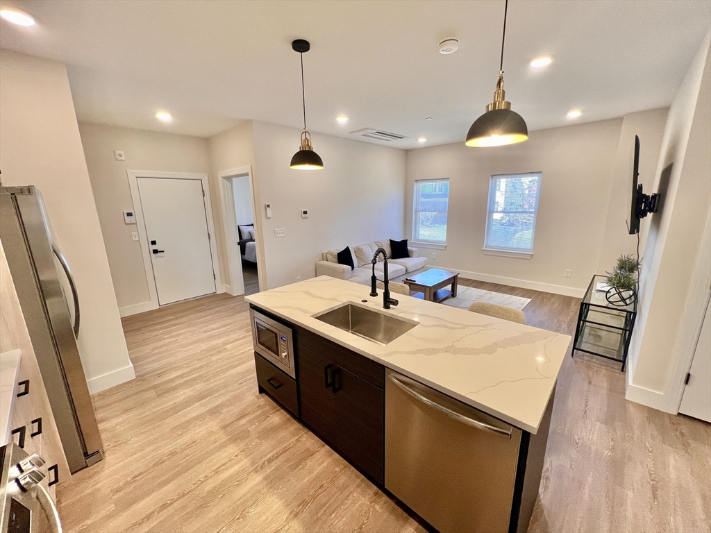 2 bed, 2 bath apartment for rent at 20 Woburn St Unit 201, Reading — photo 8 of 13
