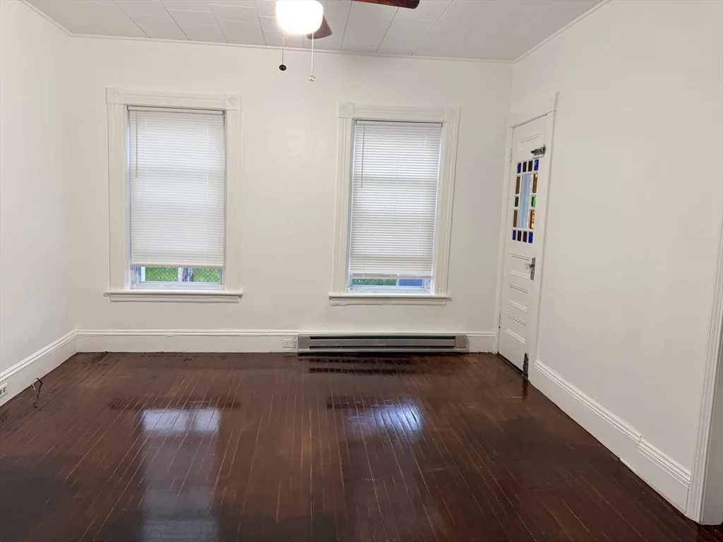 3 bed, 1 bath apartment for rent at 20 Woodbine St Unit 1, Worcester — photo 6 of 13