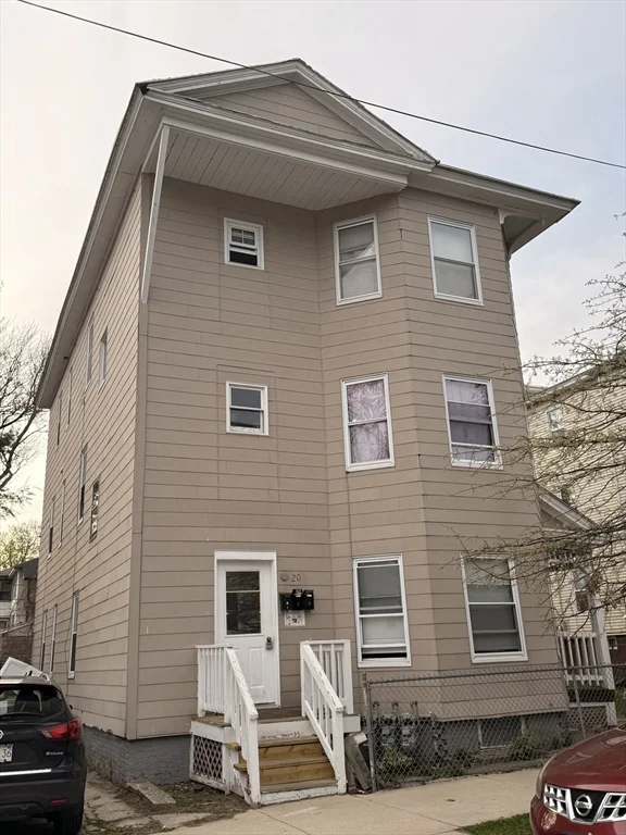 3 bed, 1 bath apartment for rent at 20 Woodbine St Unit 1, Worcester — photo 1 of 13