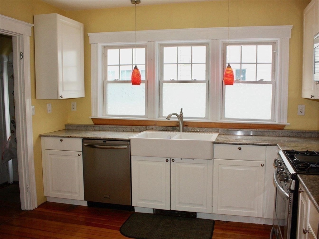 2 bed, 1 bath apartment for rent at 20 Woodward Ave Unit 1, Quincy Center — photo 13 of 20