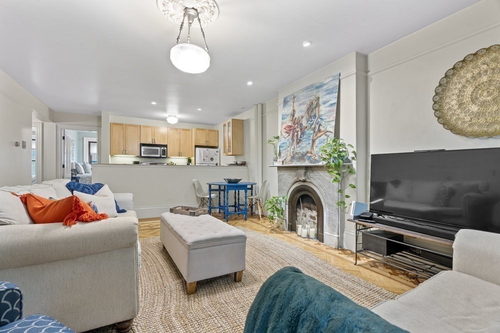 2 bed, 1 bath apartment for rent at 20 Worcester Sq Unit 1, South End