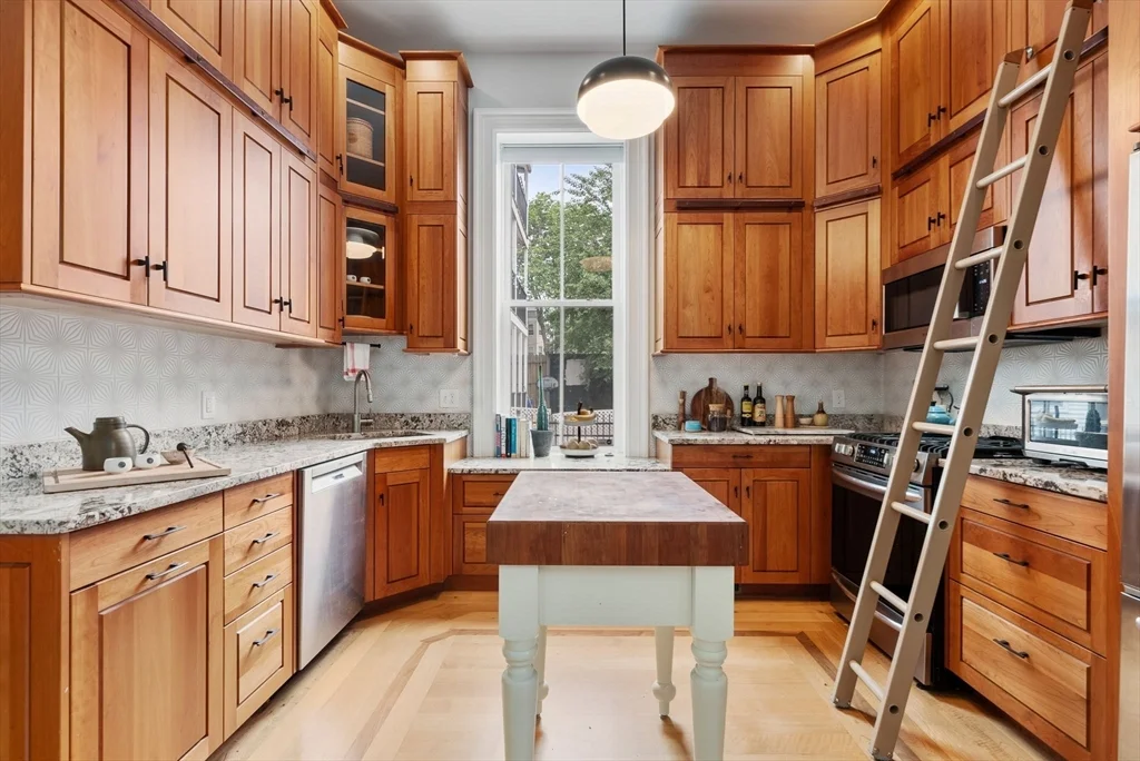 3 bed, 2 bath apartment for rent at 200 Amory St Unit 1, Jamaica Plain — photo 7 of 23