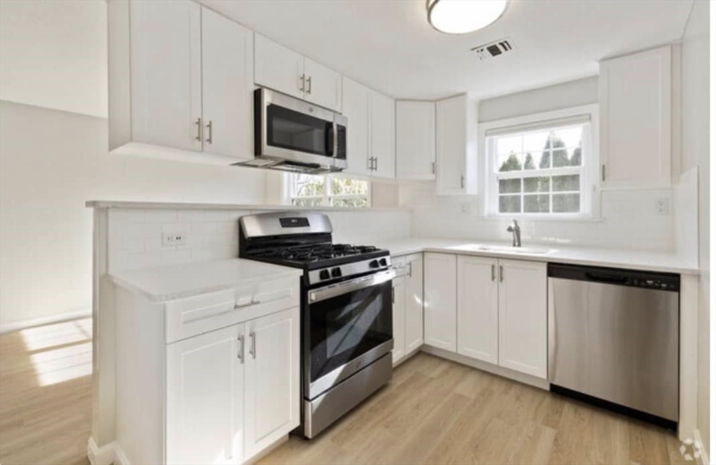 2 bed, 1 bath apartment for rent at 200 Bedford Rd Unit 10B, Woburn — photo 1 of 14