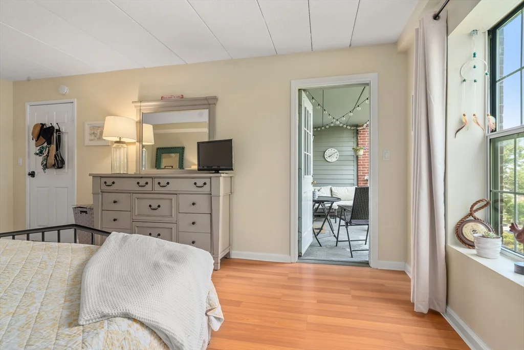 2 bed, 2 bath apartment for rent at 200 Captains Row Unit 408, Admirals Hill — photo 9 of 17