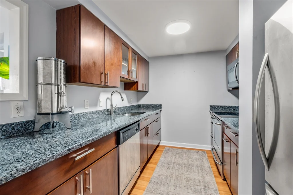 2 bed, 2 bath apartment for rent at 200 Captains Row Unit 408, Admirals Hill — photo 7 of 17