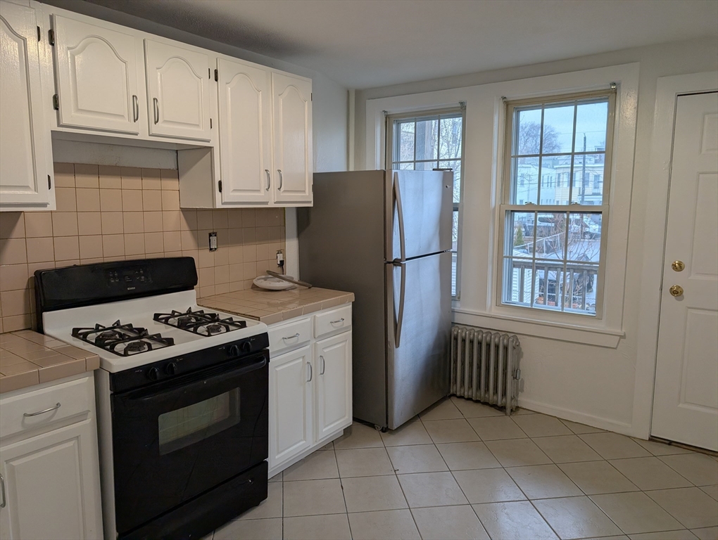3 bed, 1 bath apartment for rent at 200 Congress Unit 2, Chelsea — photo 1 of 16
