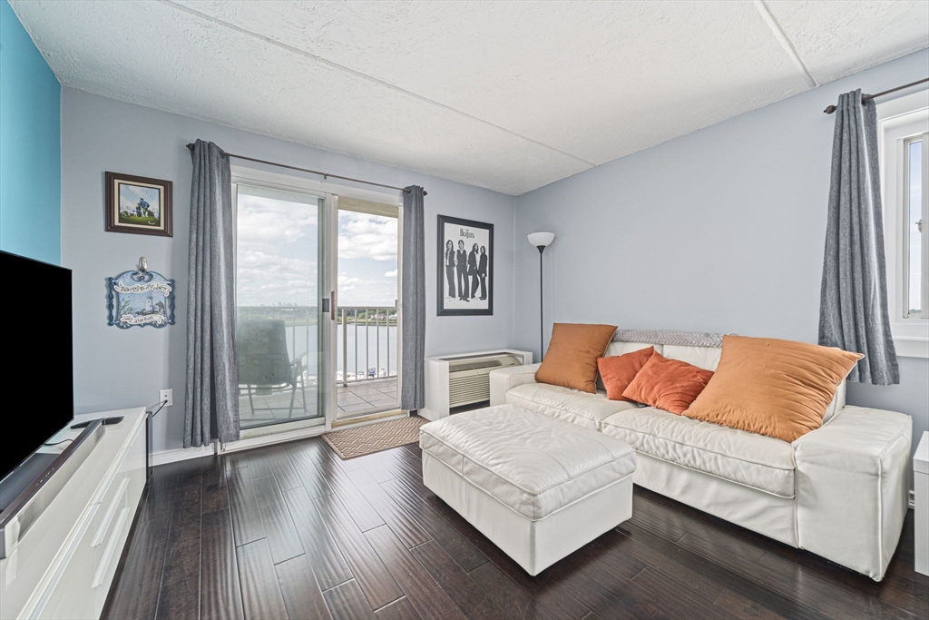 1 bed, 1 bath apartment for rent at 200 Cove Way Unit 1012, Quincy Point — photo 1 of 20