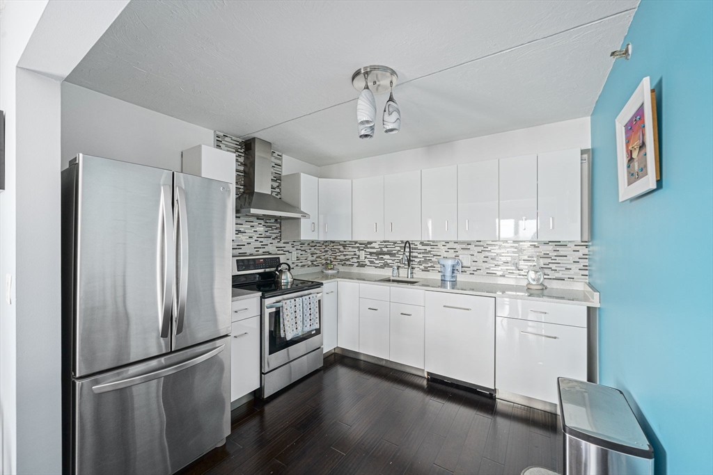 1 bed, 1 bath apartment for rent at 200 Cove Way Unit 1012, Quincy Point — photo 5 of 20