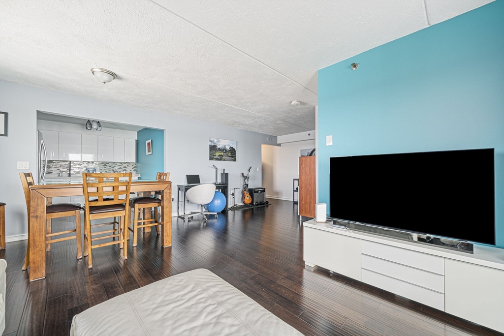 1 bed, 1 bath apartment for rent at 200 Cove Way Unit 1012, Quincy Point — photo 8 of 20